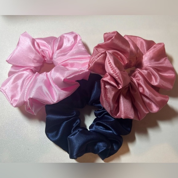 *NEW* 6 Pack of handmade multi-colored scrunchies - Picture 6 of 7